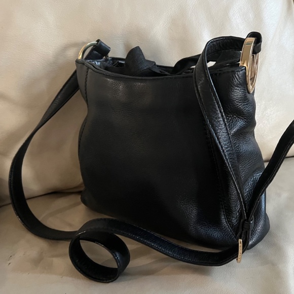 Micheal Kors crossbody bag - Picture 2 of 2